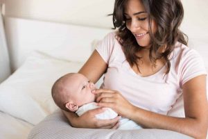 11 naučno dokazanih prednosti dojenja za mamu i za bebu